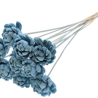 QC Shola Rose on stem | Colour: Light blue | Shola New Beauty Rose | Diameter 6 centimetre | Length ± 50 centimetre | 10 accessory picks per bunch | Per bunch