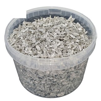 QC Wood Chips in Reusable Bucket | Colour: Platinum | Diameter 5 - 8 millimetres | Capacity 3 litres | Per bucket