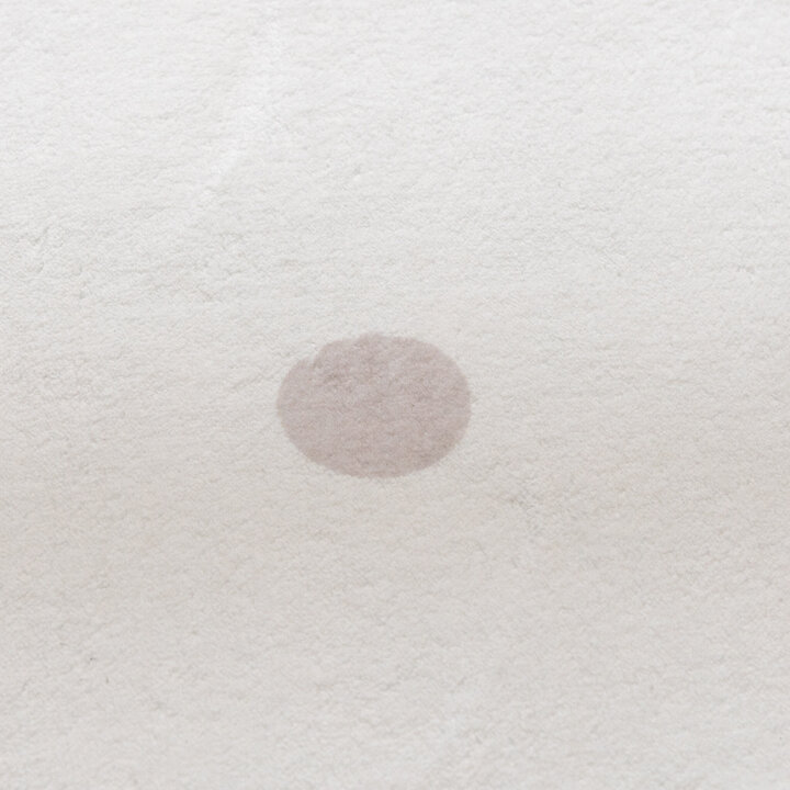 Barnrumsmatta - Cloudy Dots Vit