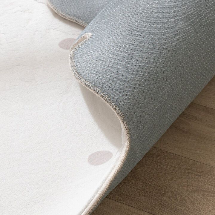 Barnrumsmatta - Cloudy Dots Vit