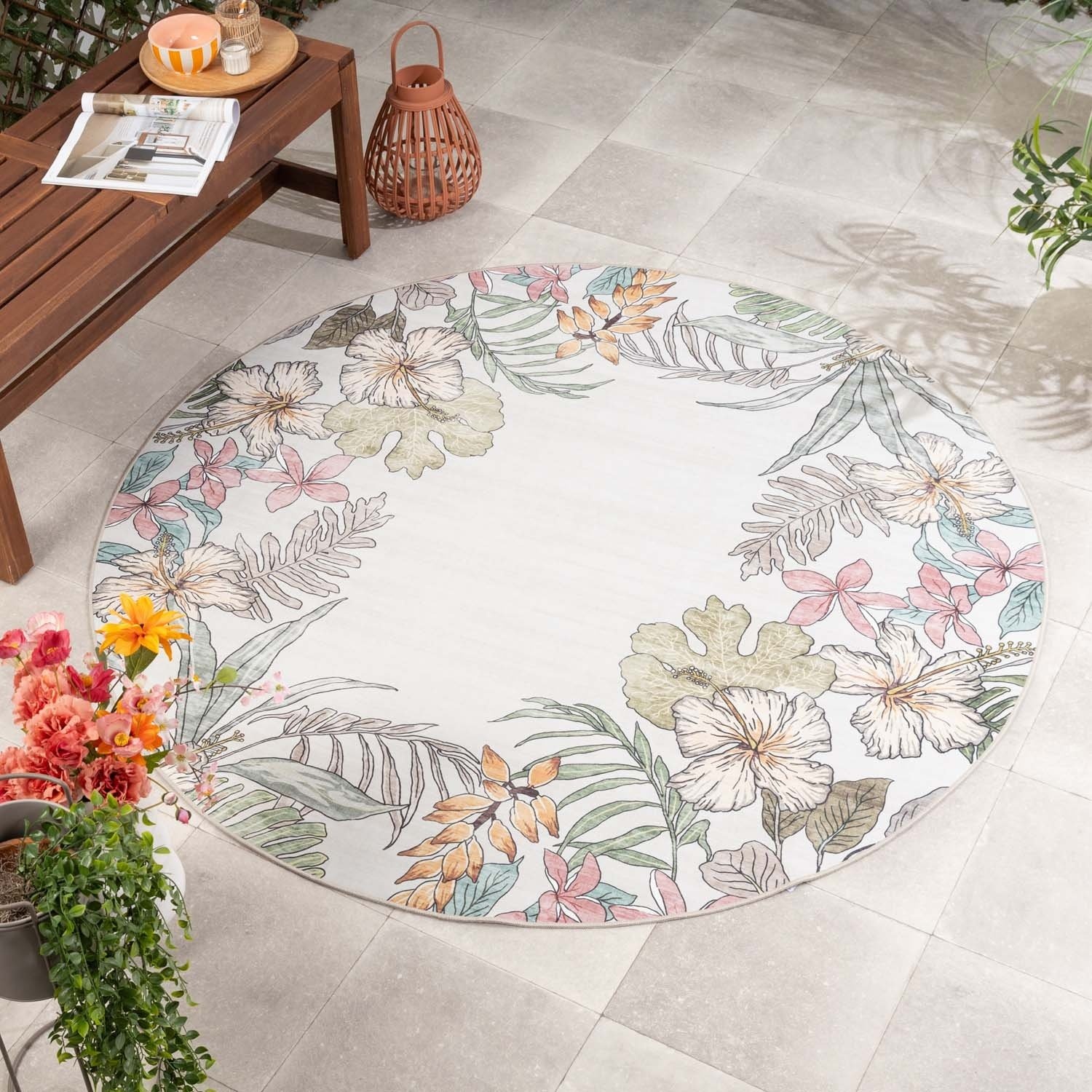 Rund utomhusmatta med blommor - Poppy Kräm