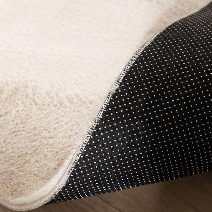 Mjuk lågplyschmatta – Cozy Beige