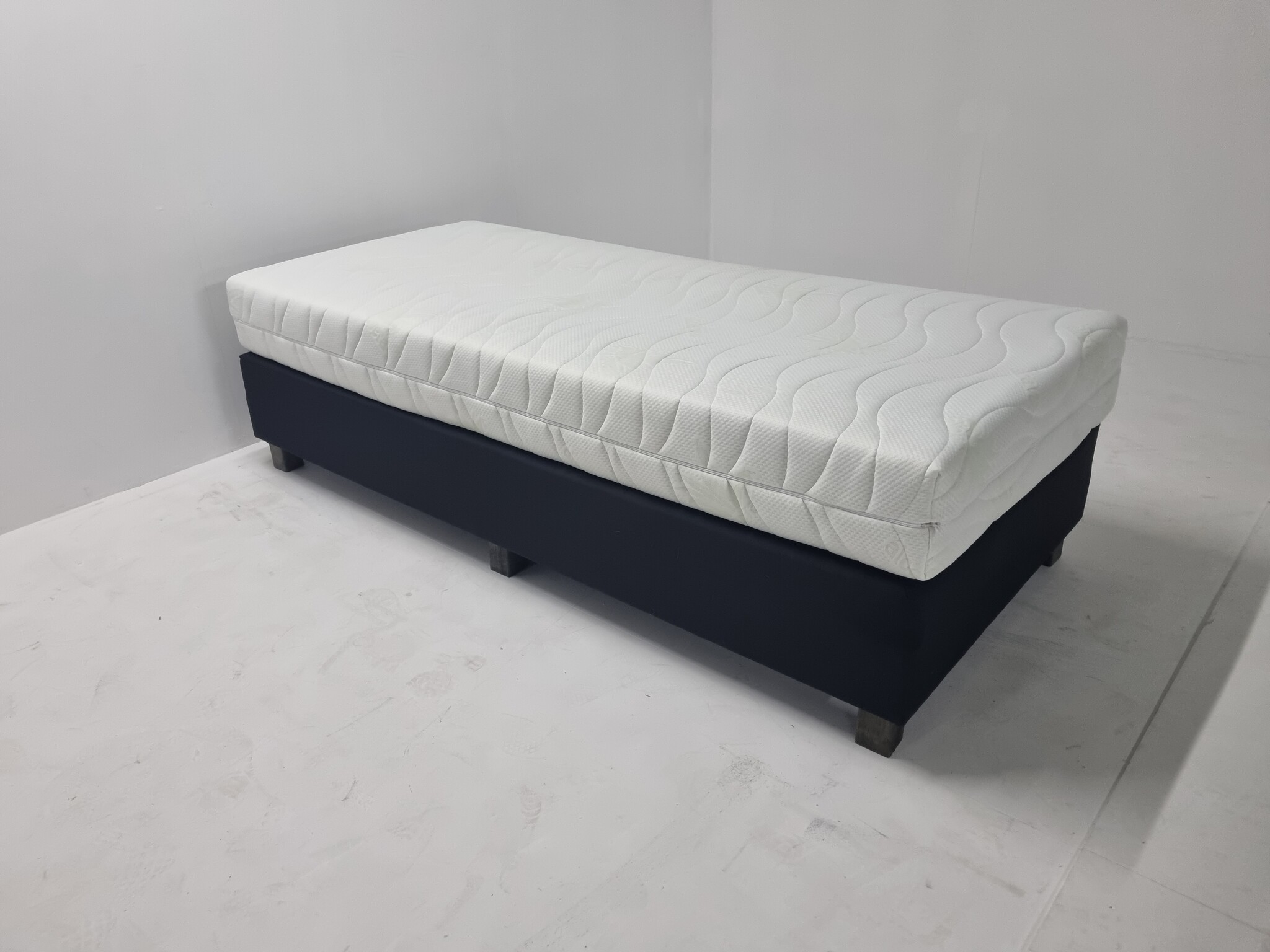 Oslo + matras - 80cm