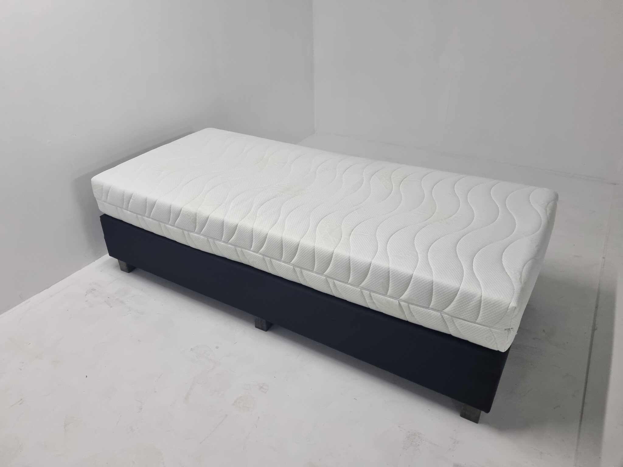 Oslo + matras - 80cm