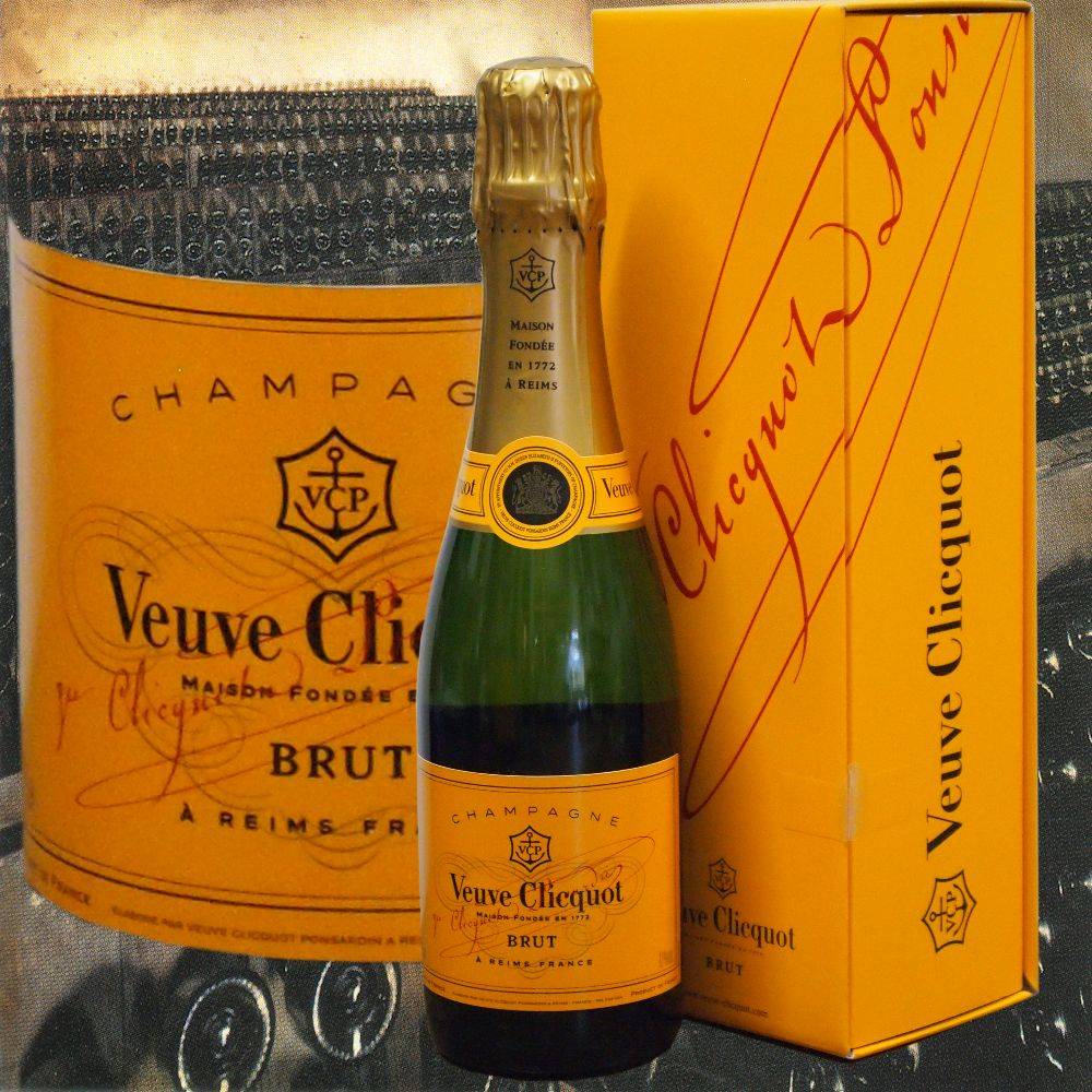 Kleine Flasche Champagner Veuve Cliquot 0 375 L In Geschenkpackung Festpost De