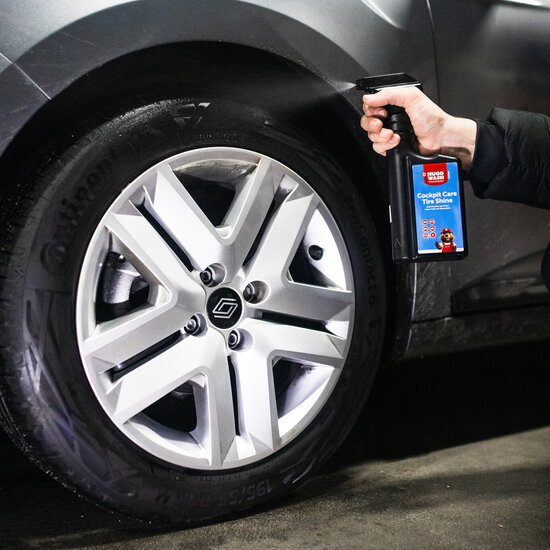 Huchem All-in-One Innen- & Glanzreiniger 0,5 L | Cockpitpflege | Reifenpflege | Hugo Wasch