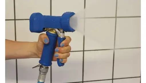 Wasserpistolen & Schläuche