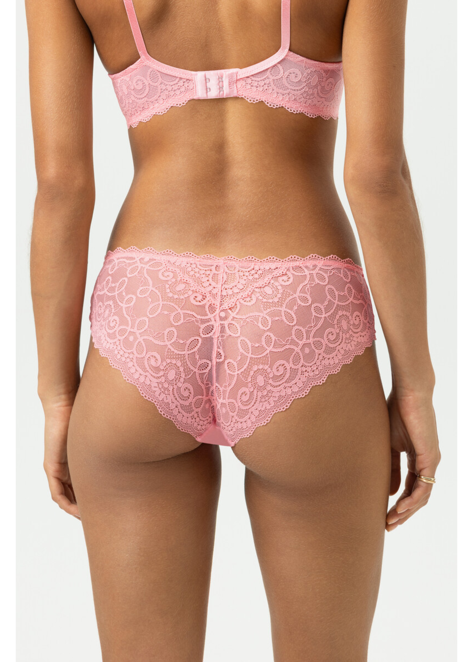 Mey Mey Amorous Hipster