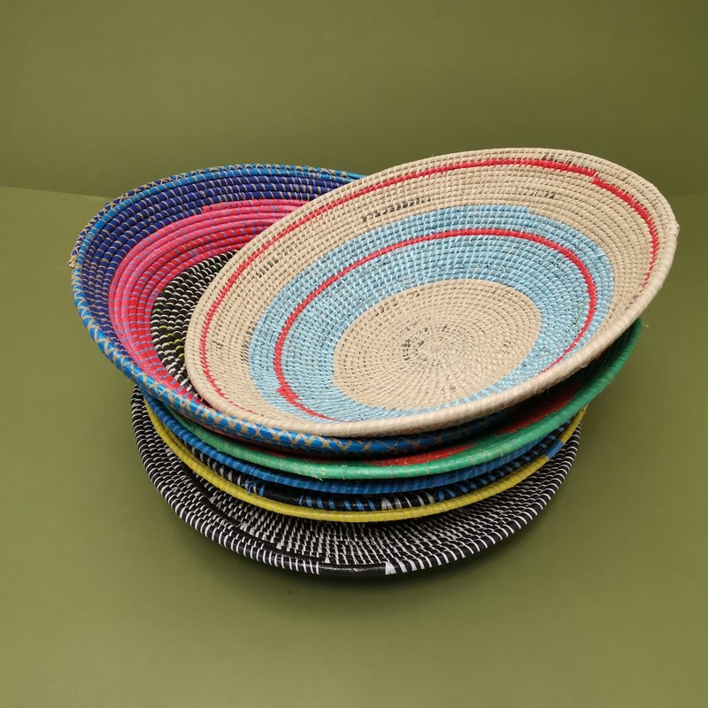 baskets/bowls made of braided plastic