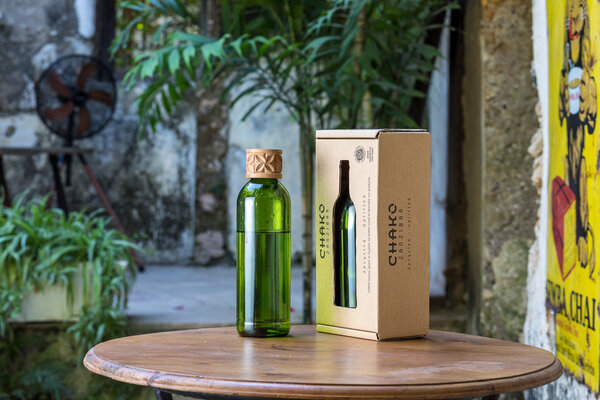 Kitale carafe with wooden cap Kitale carafe with wooden cap