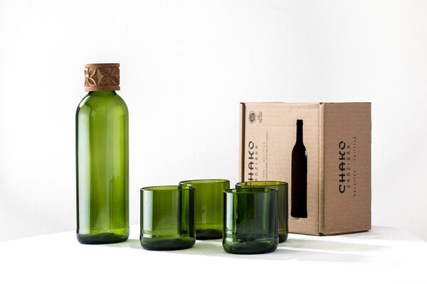 Carafe and set of 4 drinking glasses Carafe and set of 4 drinking glasses