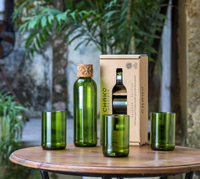 Karaffe und Set mit 3 Longdrinkgläsern Karaffe und Set mit 3 Longdrinkgläsern