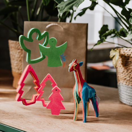 Girafe petite + 2 cintres de Noël Girafe petite + 2 cintres de Noël