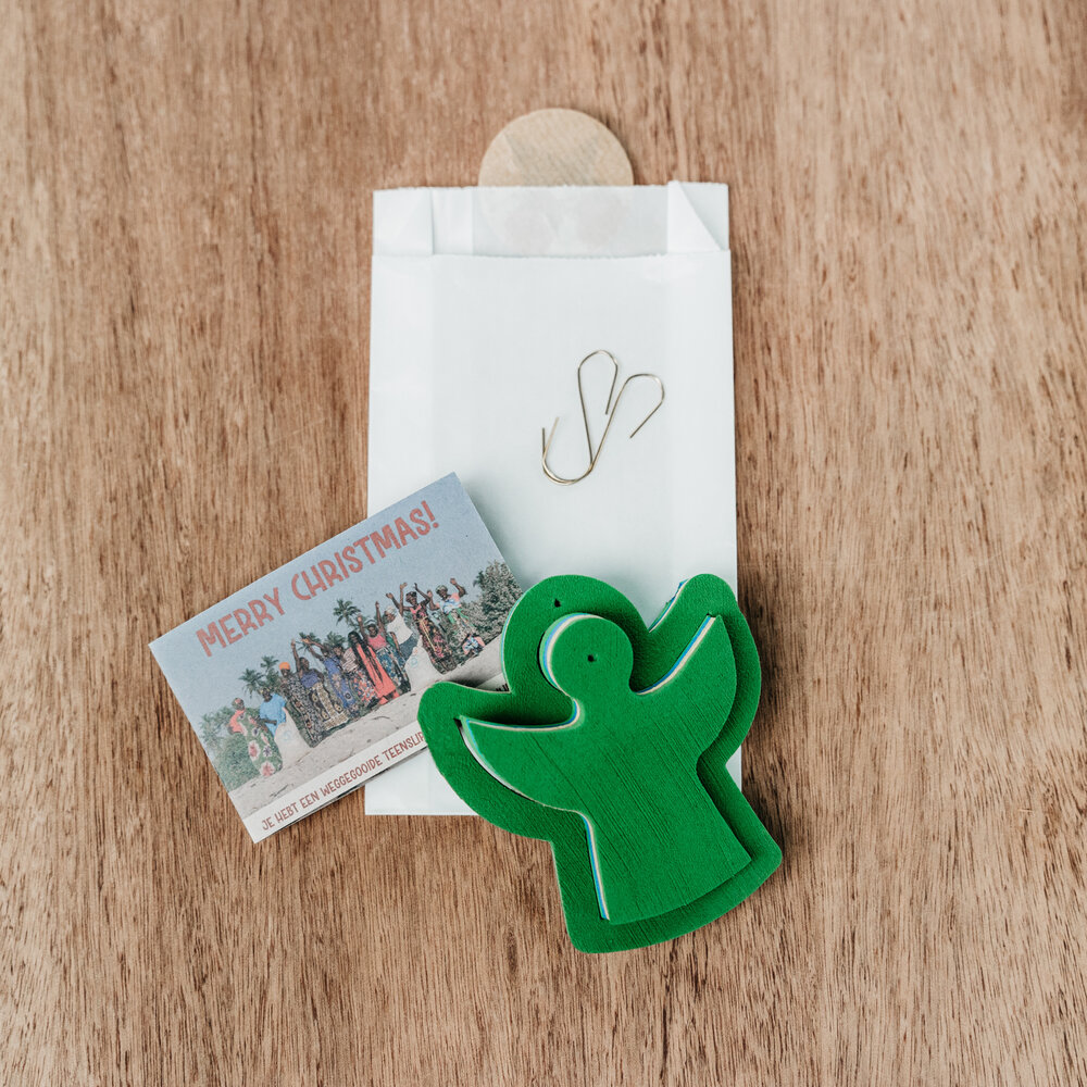 Holiday Wishes - 2 Christmas pendants Holiday Wishes - 2 Christmas pendants