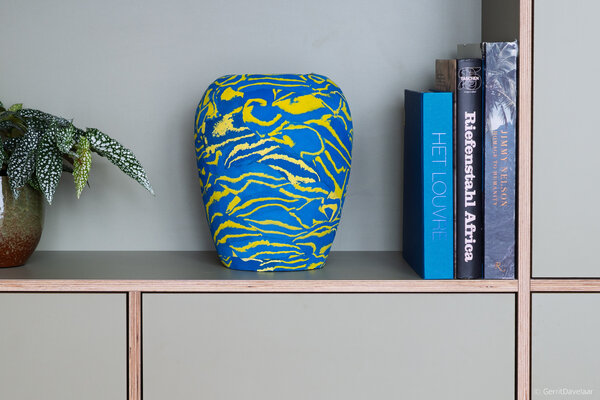 Vase mit Flip-Flops