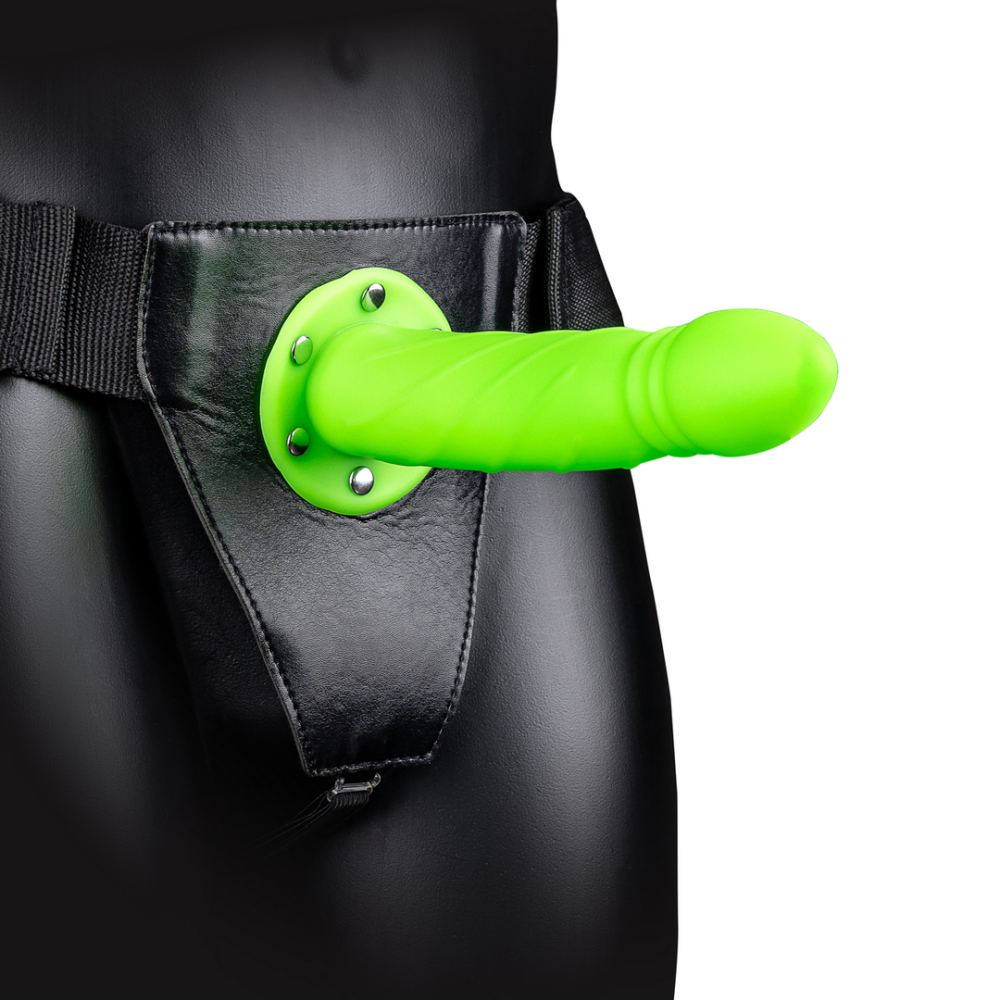 Ouch! by Shots Glow in the Dark Twisted Hollow Strap-On - 8 / 20 cm - Neon Groen afbeelding