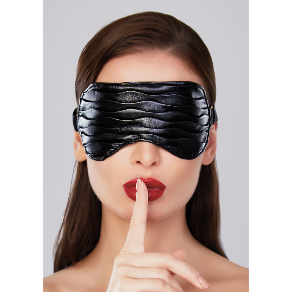 Allure Butter Soft - Faux Leather Mask met Ruffles - One Size afbeelding