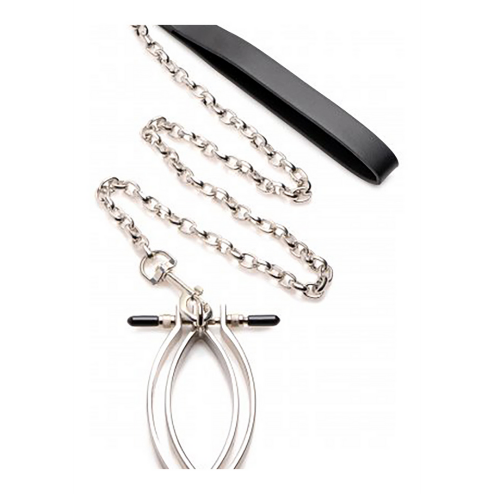XR Brands Pussy Tugger - Verstelbare Pussy Clamp met Riem afbeelding