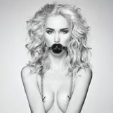 Ademend Ball Gag met Tepelklemmen