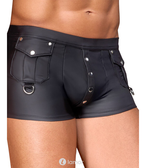 * NEK NEK Strakke short in zwart mattlook met drukknopen in de pouch, klappentasjes en decoratieve D-ringen