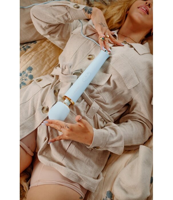 Le Wand  Le Wand Plug-In Massager – Luxe krachtige massagestaaf – Blauwe plug-in massager