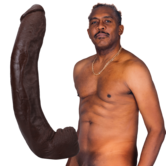 Dredd - Realistische ULTRASKYN Dildo - 13,5 / 34 cm - Chocolade
