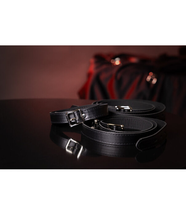 Ouch! by Shots Volledige Lichaams Bondage Riemen - Zwart