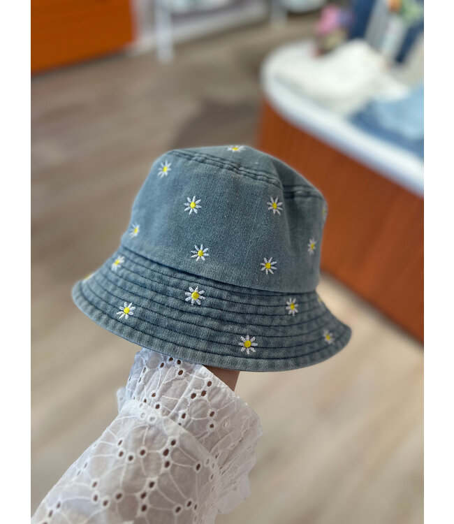 Bucket hat flowers