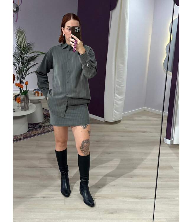 NOOR - Skirt pinstripe grey