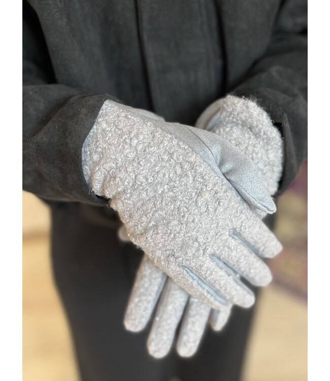 Gloves bouclé