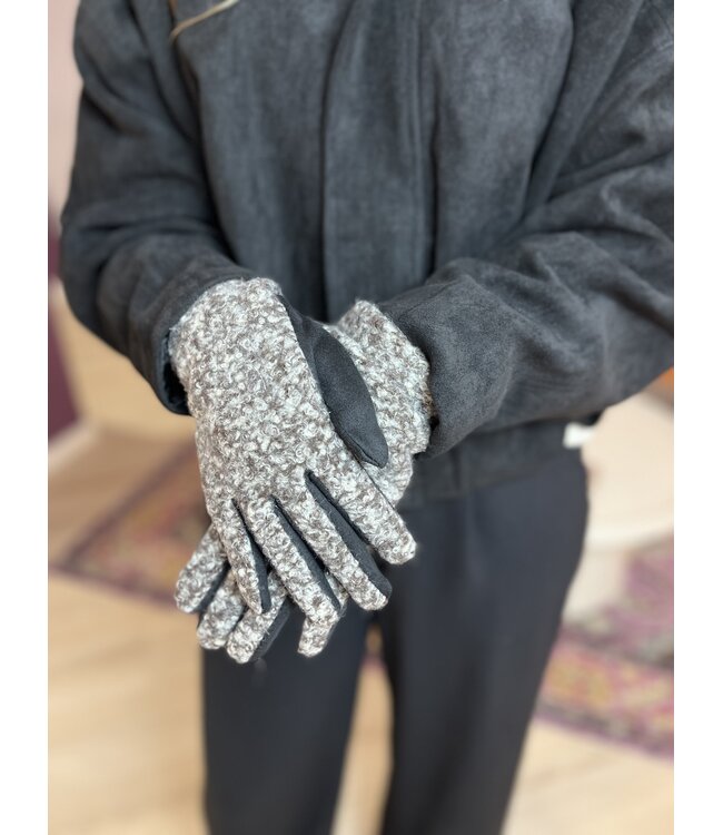 Gloves bouclé
