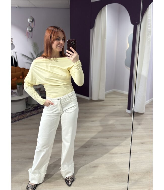 CHLOE - Off shoulder longsleeve butter yellow