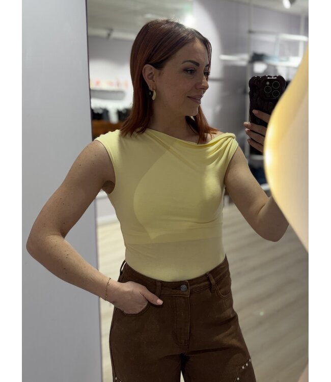 RACHEL - Off shoulder top butter yellow