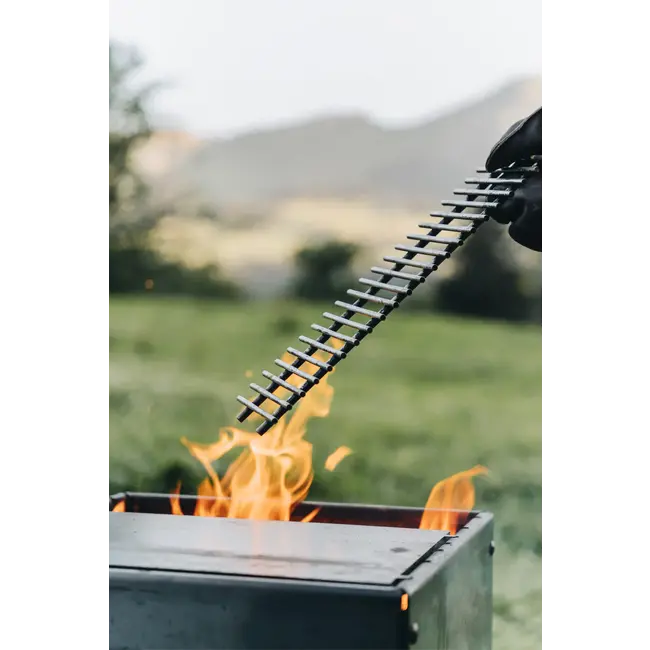 BRANT FireBox – Kompakter Outdoor-Ofen für Kochen auf Holzfeuer