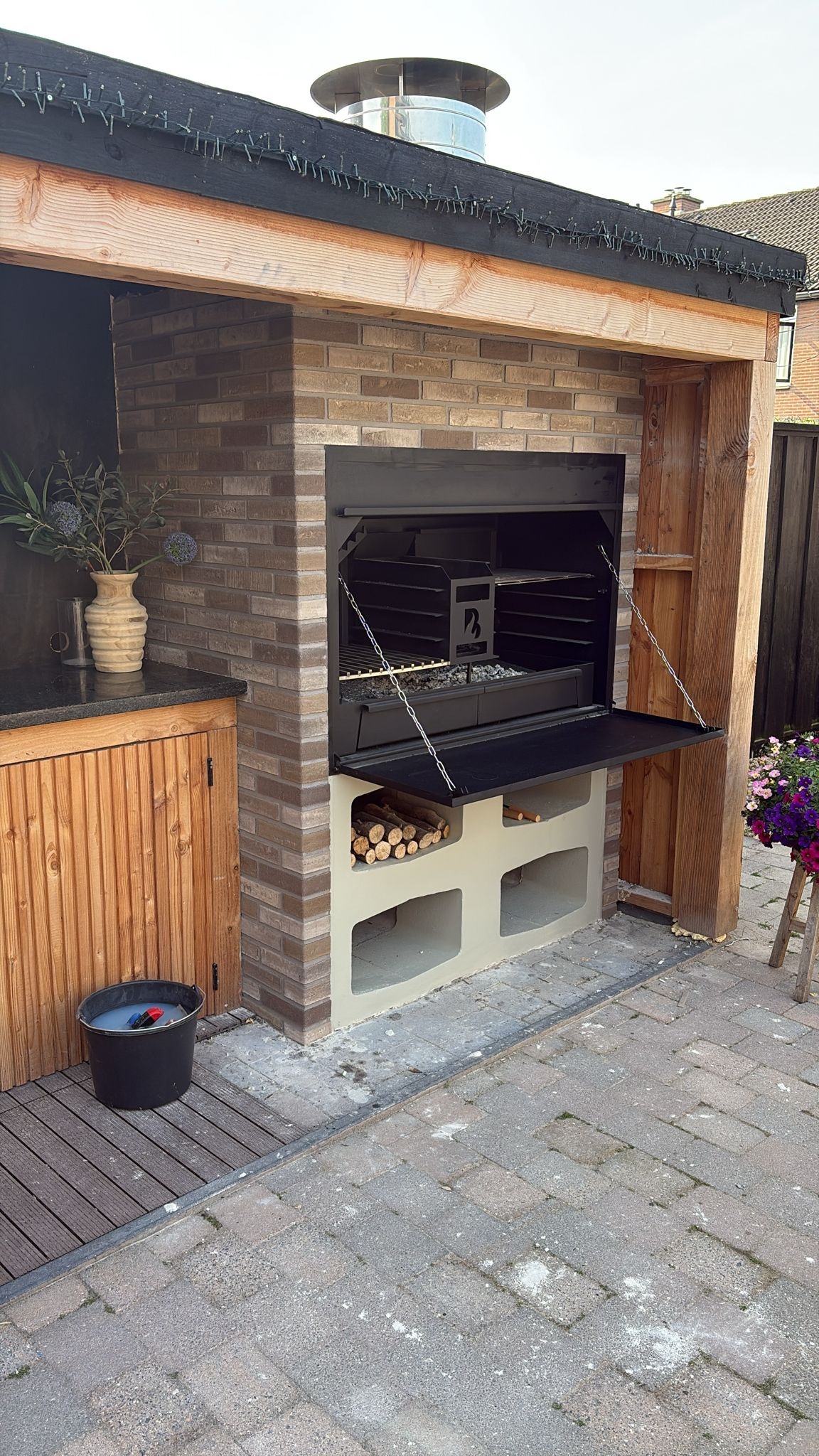 BRANT inbouw braai in buitenkeuken