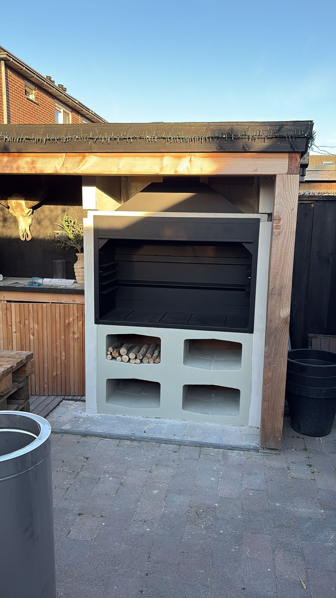 BRANT Inbouw Braai 120 cm geplaatst in gemetseld frame