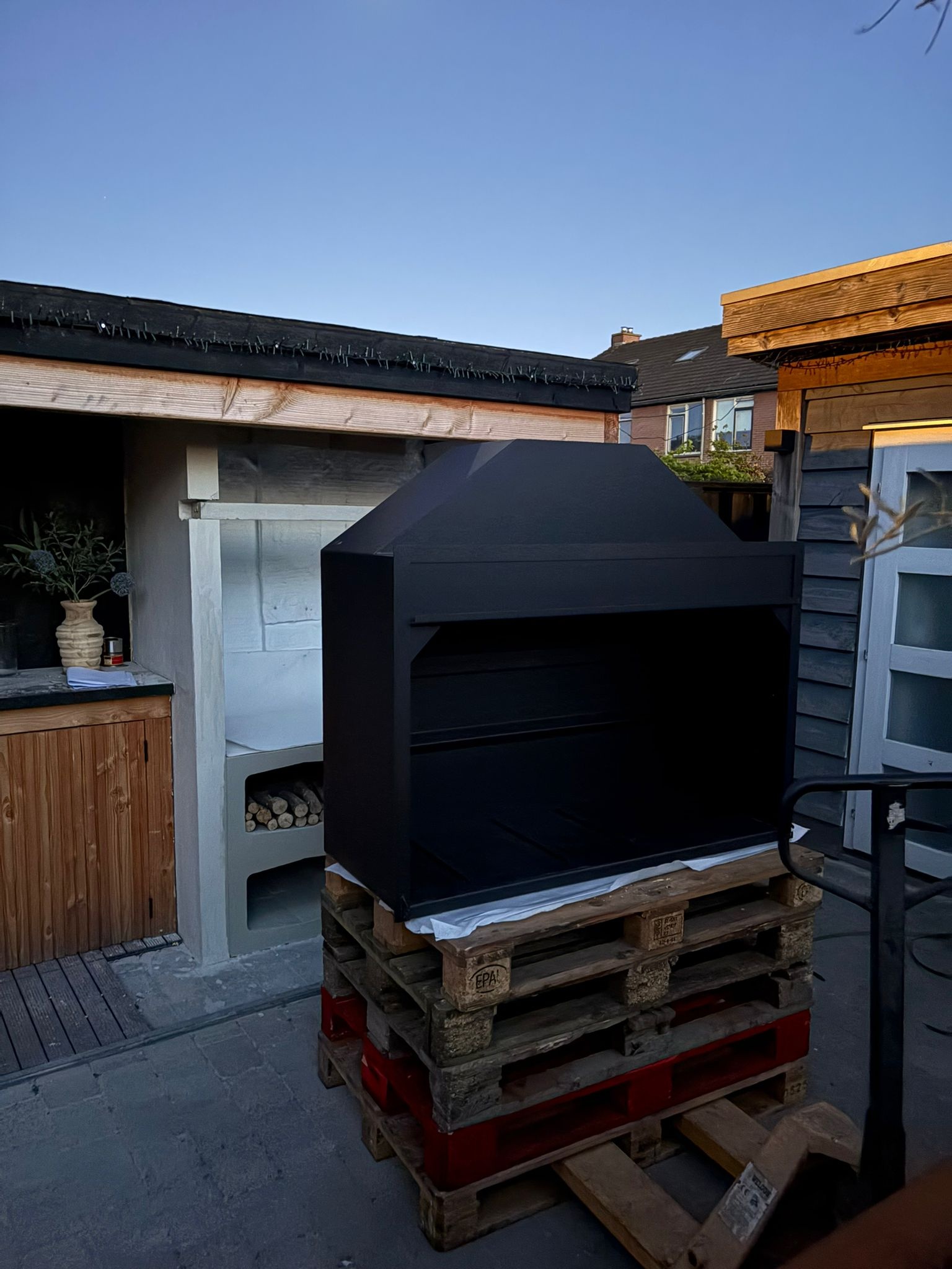 Gedemonteerde BRANT Inbouw Braai 120 cm zonder roosters, ember maker en interne hitteschilden