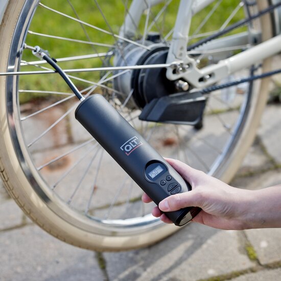 QLT No Less QLT - Draagbare Luchtcompressor - Elektrische pomp - Oplaadbaar - 10,3 bar – Incl. opzetstukken