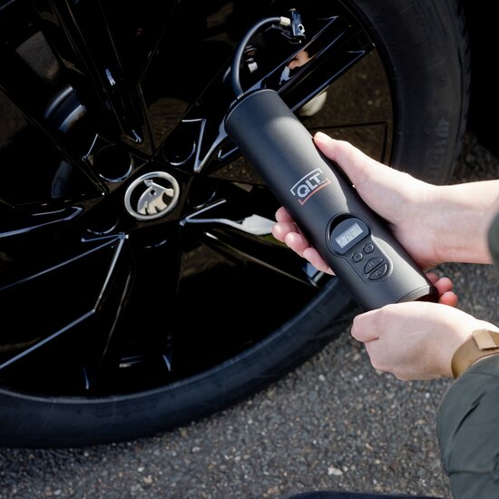 QLT No Less QLT - Draagbare Luchtcompressor - Elektrische pomp - Oplaadbaar - 10,3 bar – Incl. opzetstukken