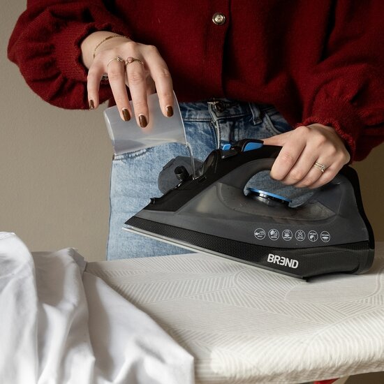 BREND BREND BR-2232 Draadloos Stoomstrijkijzer met Oplaadbasis – 200W