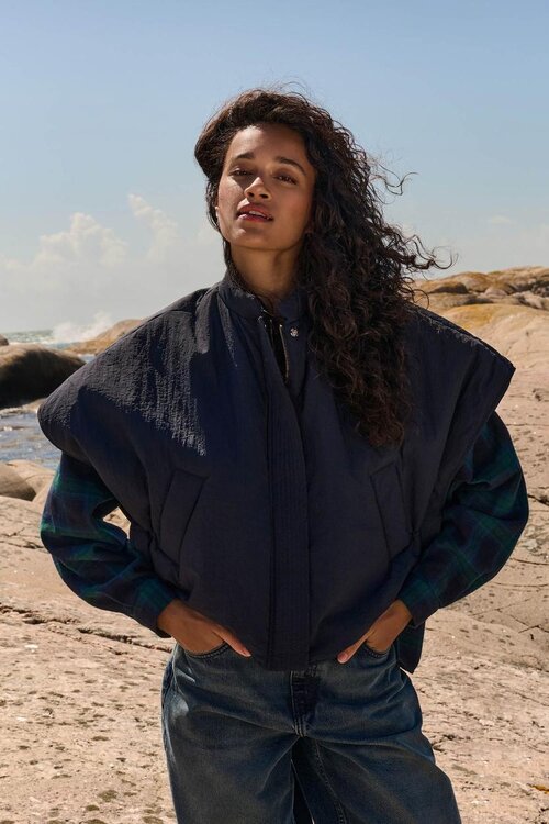 By Bar Donkerblauwe Jack