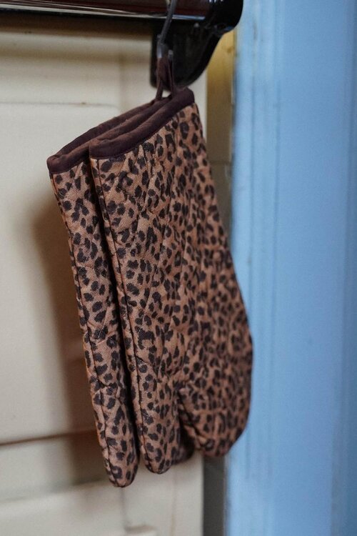 Anna & Nina Bruine Luipaard Ovenwant