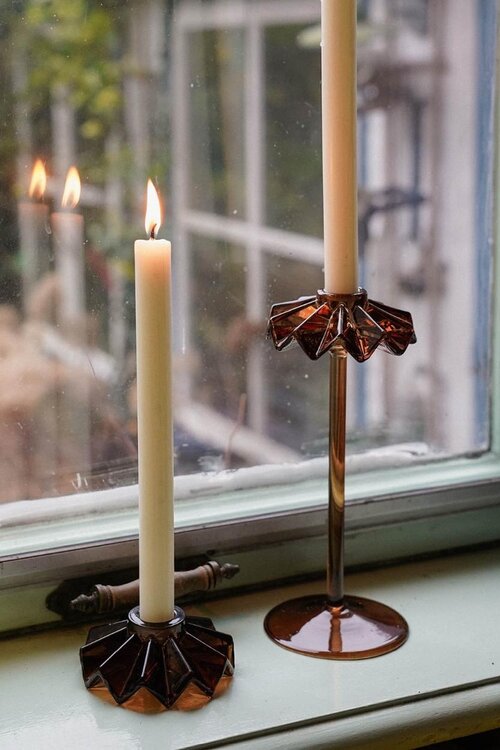 Anna & Nina Bruin Tall Frilly Candle Holder