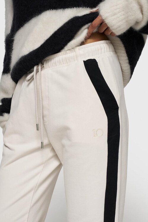 10Days Ecru/Zwarte cropped harige gebreide trui