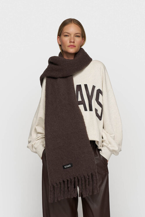 10Days Diepe wijnrode sjaal met een dikke, geborstelde textuur