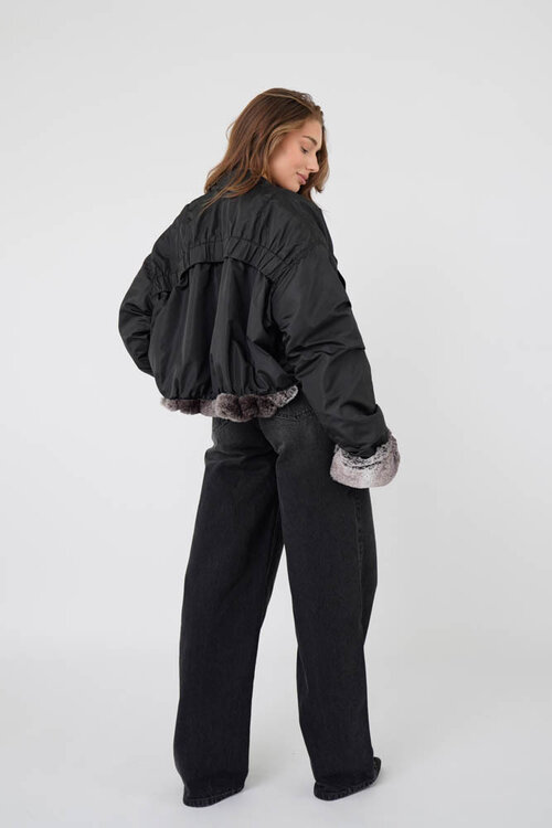 EST'SEVEN Grijze Faux Fur Jas