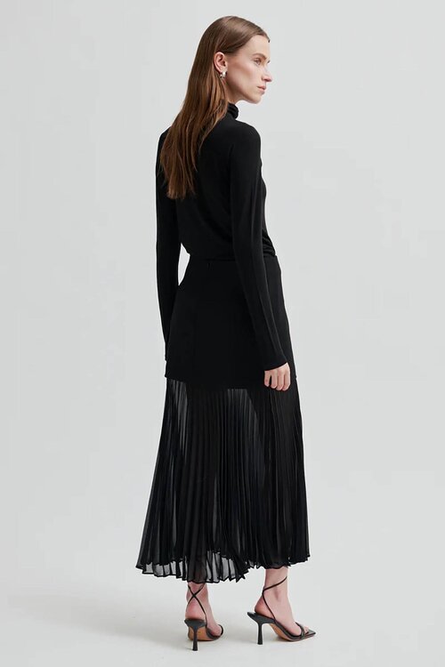 Second Female Zwarte Koa Rok