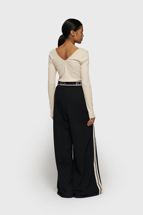 10Days licht aardetint ballet top met lange mouwen en V-hals