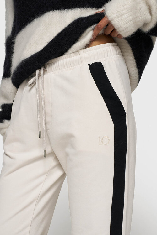 10Days Ecru/Zwarte cropped harige gebreide trui