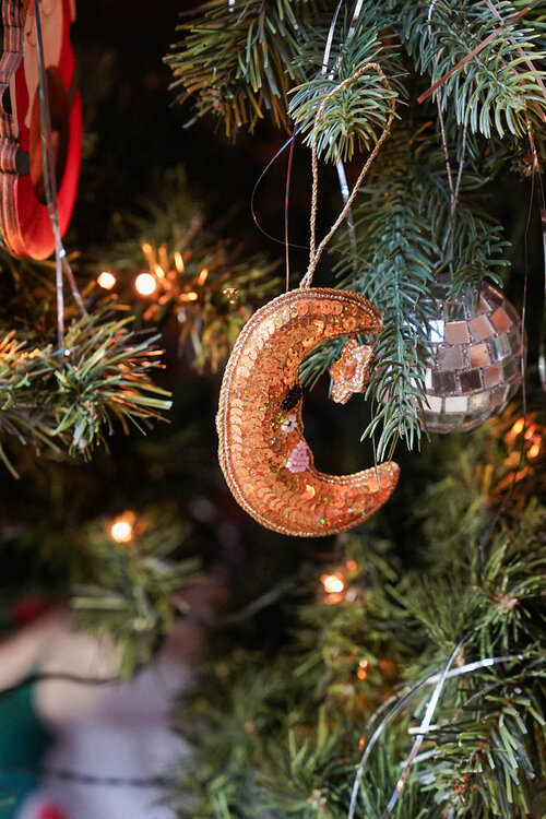 Anna & Nina Moonbeam Ornament in Goud